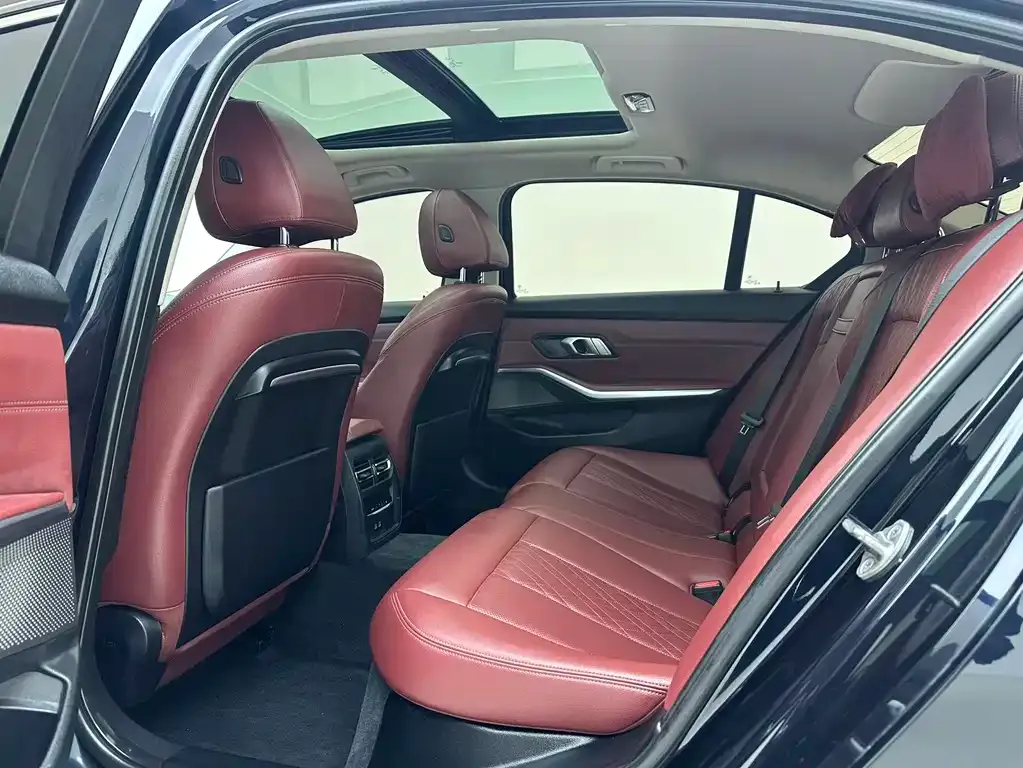 BMW 3 Series 2022 из CN, фото 9
