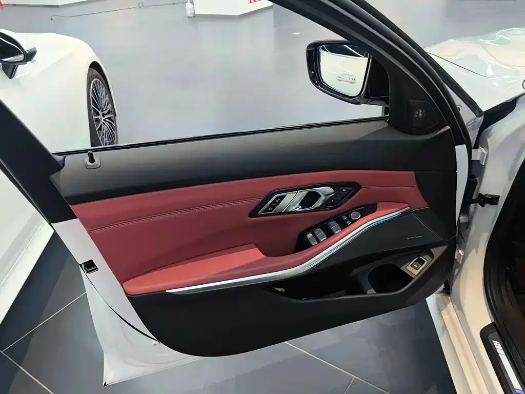 BMW 3 Series 2025 из CN, фото 7