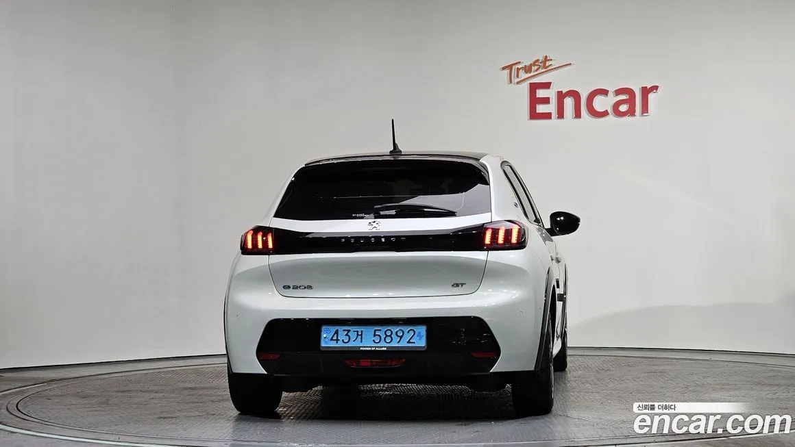 Peugeot 208 2022 из KR, фото 5