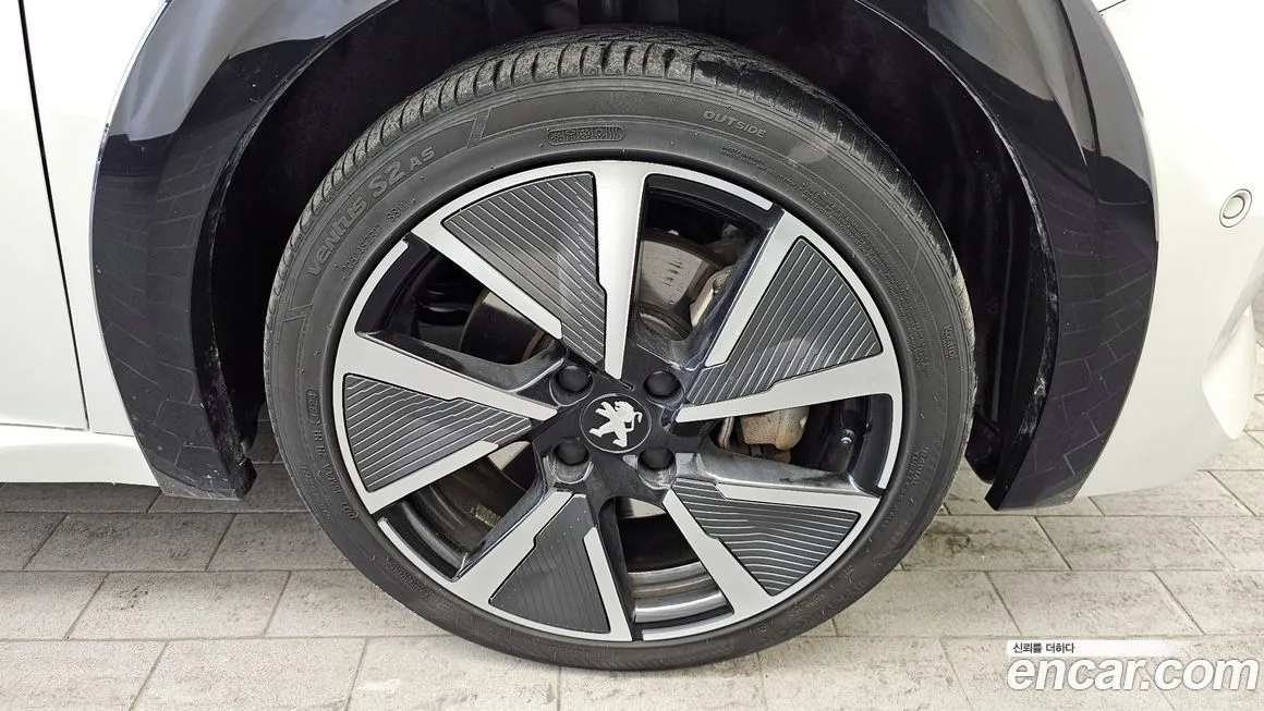 Peugeot 208 2022 из KR, фото 9