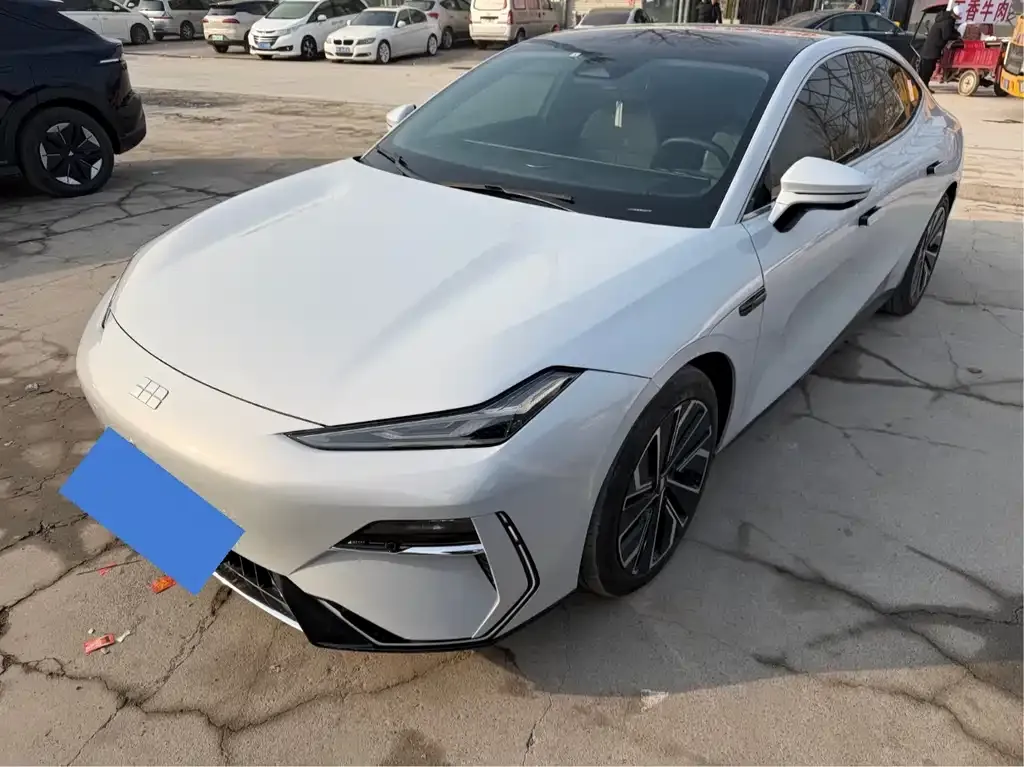 Geely Galaxy E8