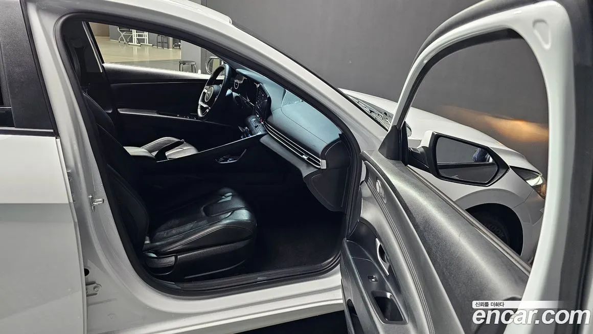 Hyundai AVANTE 2021 из KR, фото 2