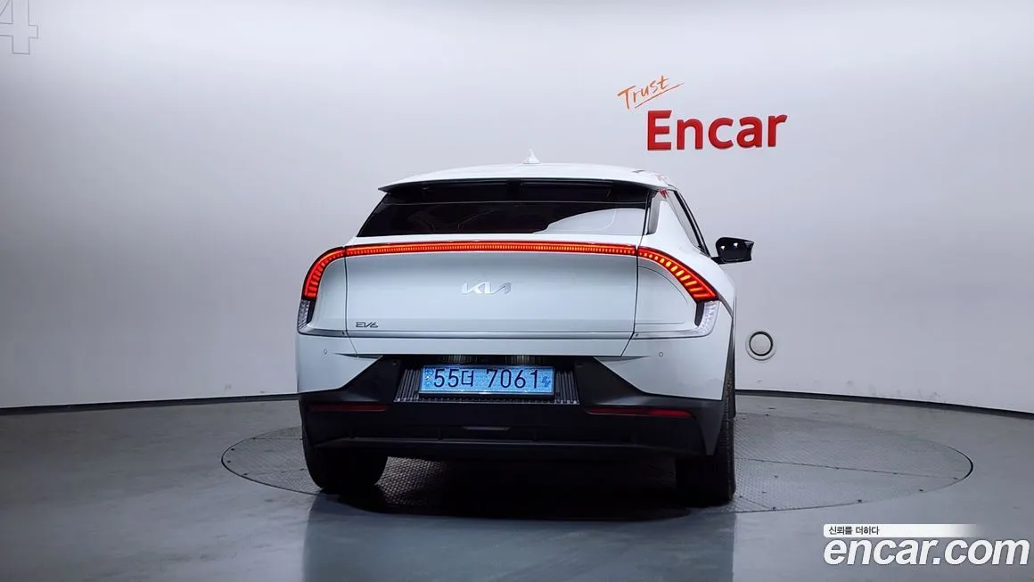 Kia EV6 2023 из KR, фото 2