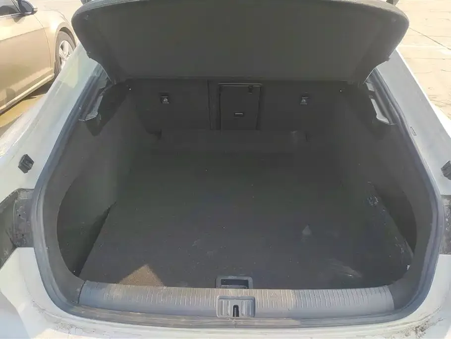 Volkswagen CC 2024 из CN, фото 3