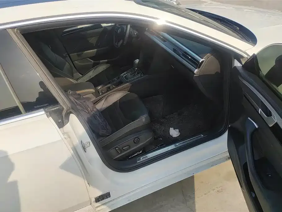 Volkswagen CC 2024 из CN, фото 2