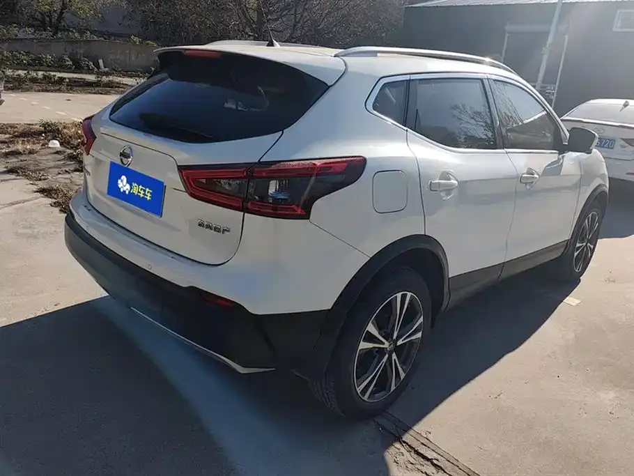 Nissan Qashqai — фото 8