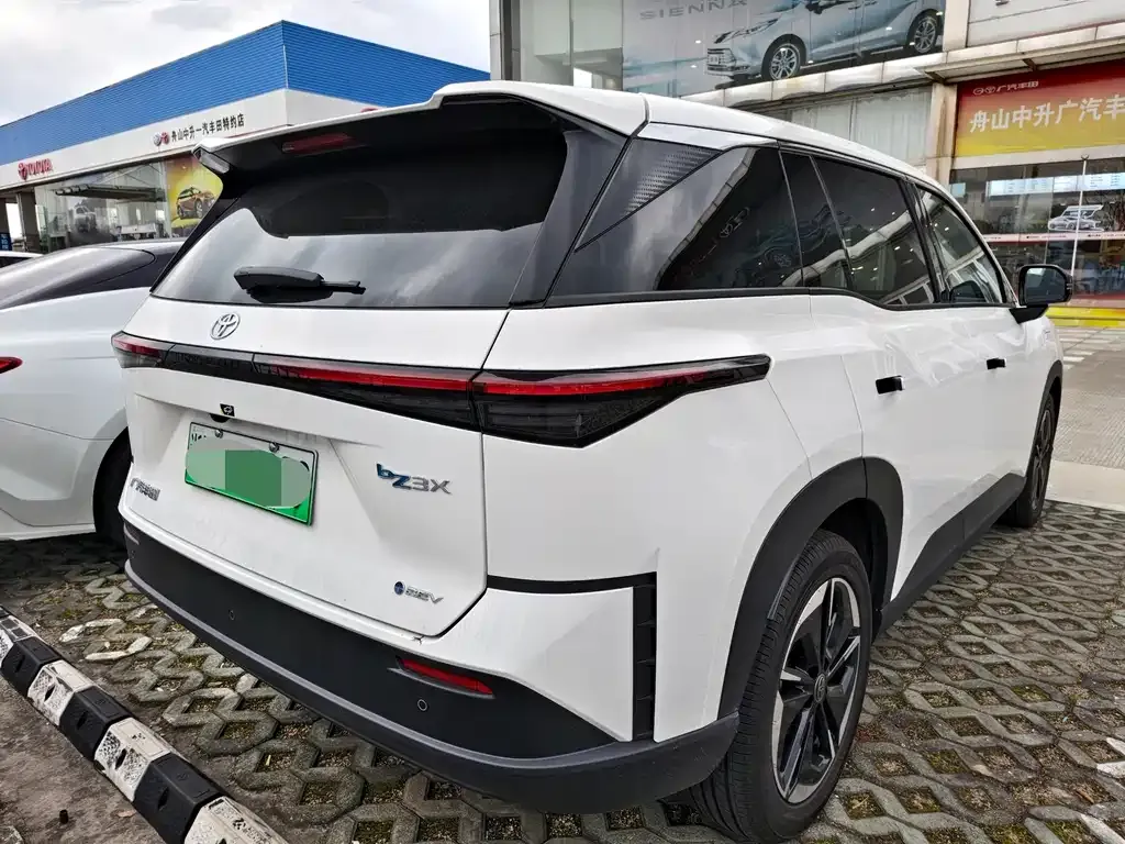 Toyota Platinum 3X 2025 из CN, фото 3