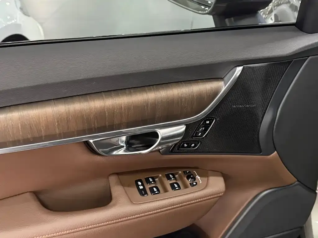 Volvo V90 2021 из CN, фото 2