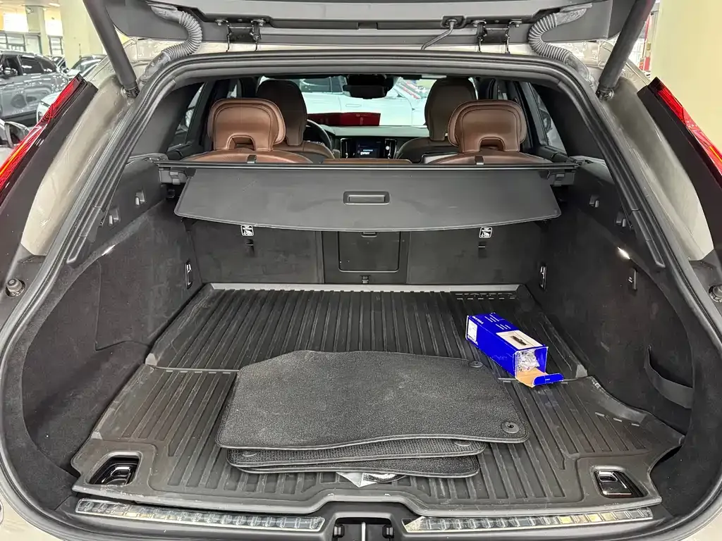 Volvo V90 2021 из CN, фото 8