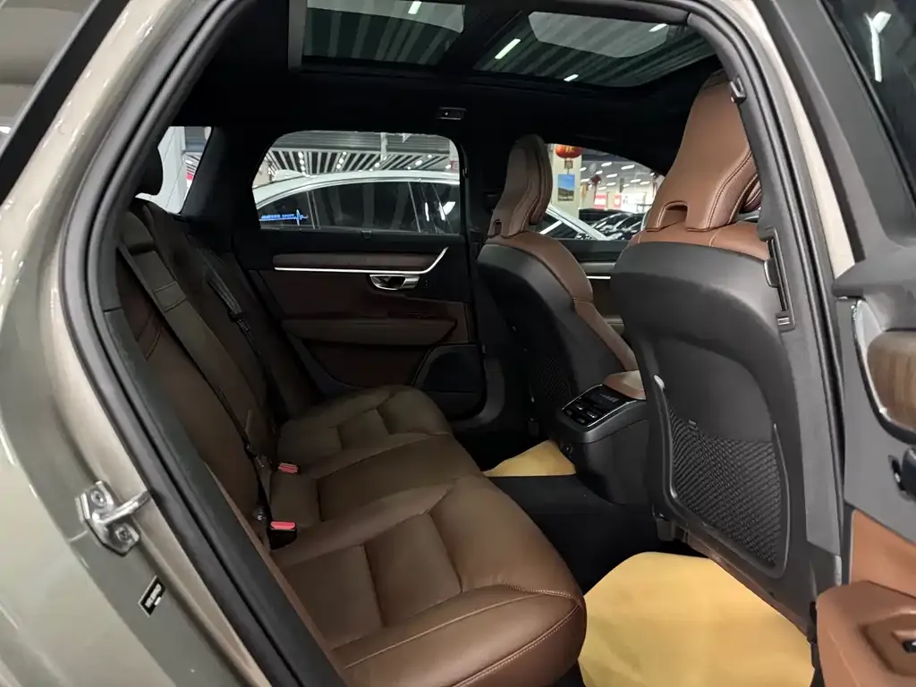 Volvo V90 2021 из CN, фото 5