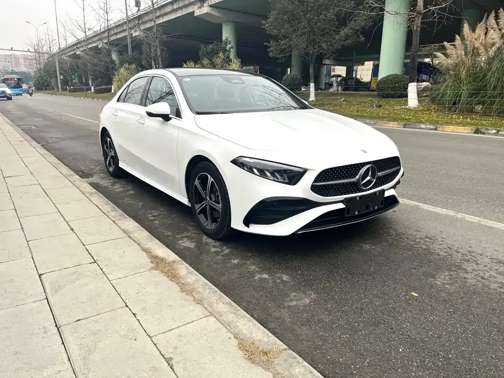 Mercedes-Benz A-Class 2023 из CN, фото 3