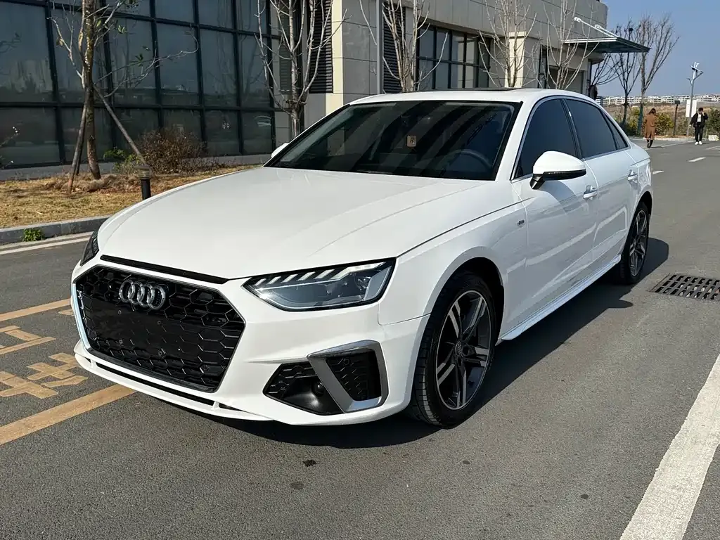 Audi A4L 2021 из CN, фото 1