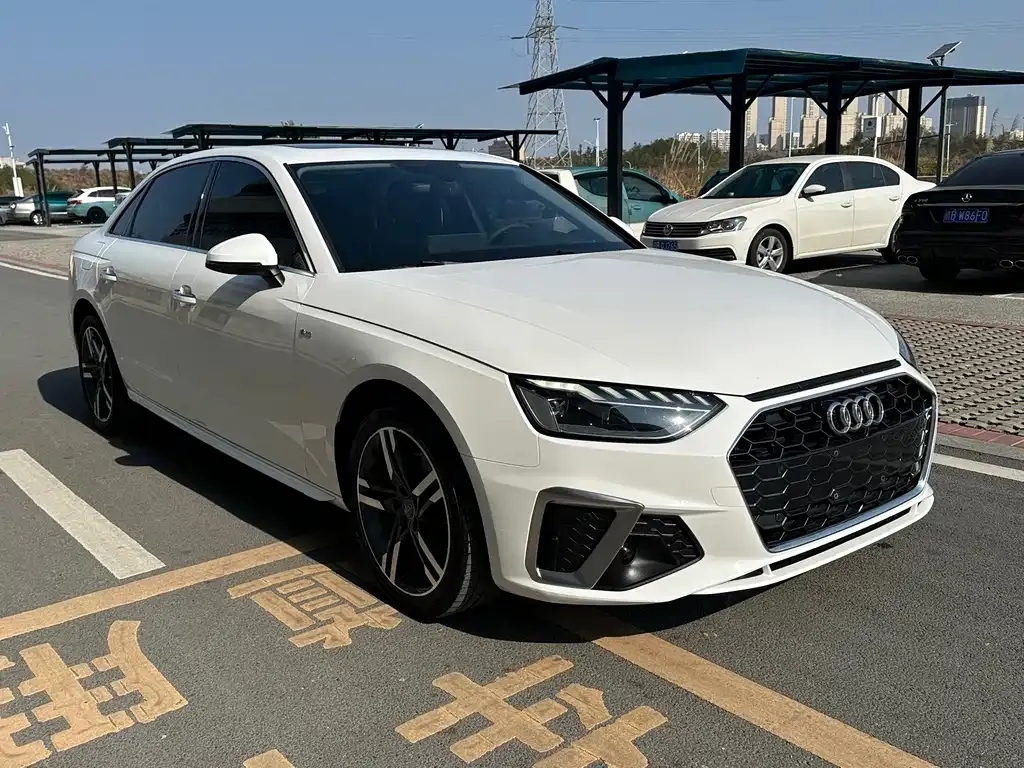 Audi A4L 2021 из CN, фото 4