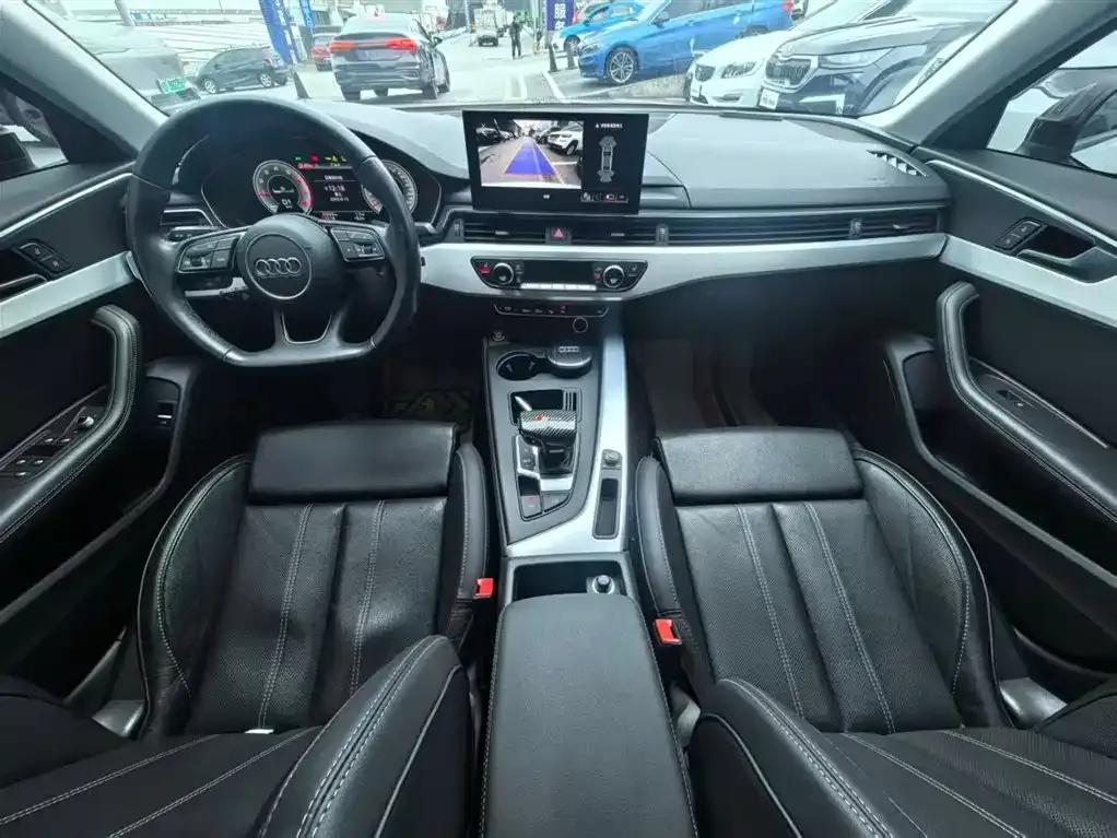 Audi A4L 2022 из CN, фото 10