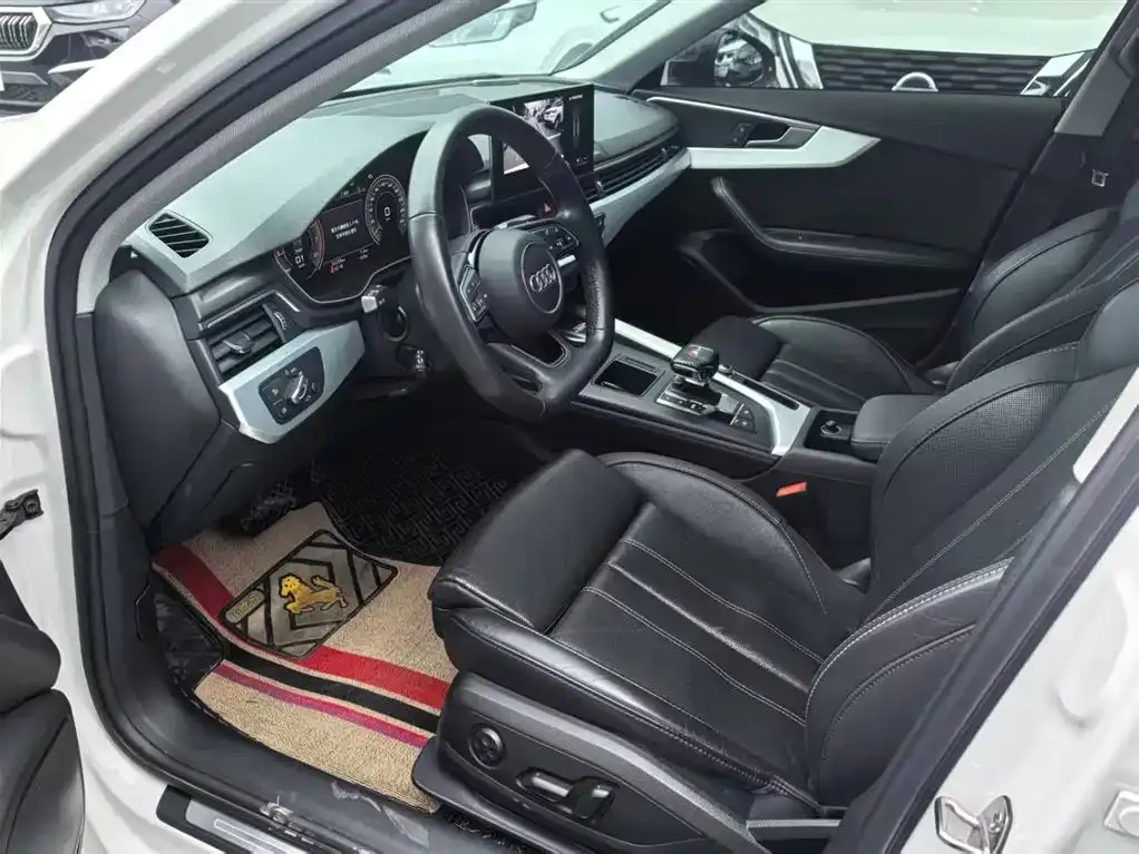 Audi A4L 2022 из CN, фото 3