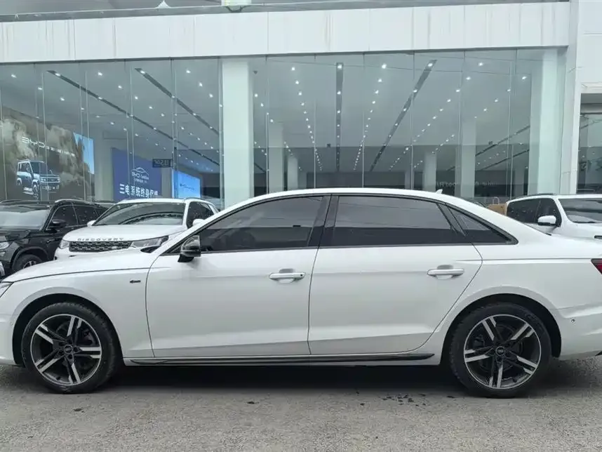 Audi A4L 2022 из CN, фото 7