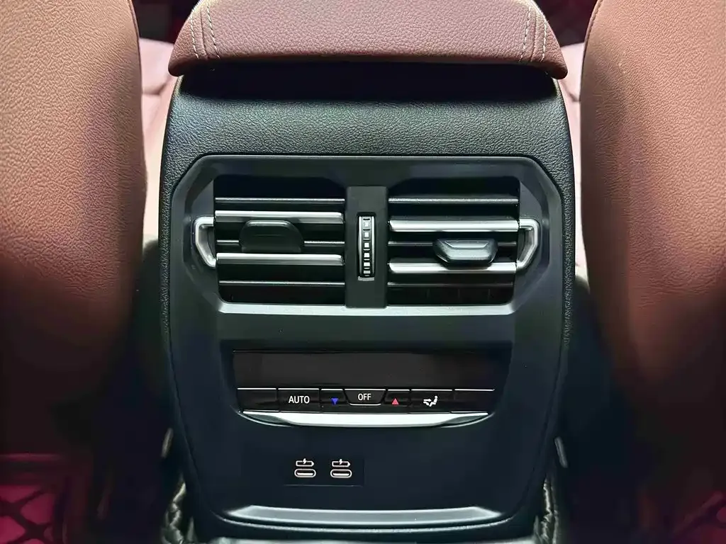 BMW 3 Series 2025 из CN, фото 10