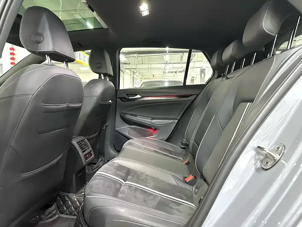 Volkswagen Golf 2022 из CN, фото 9