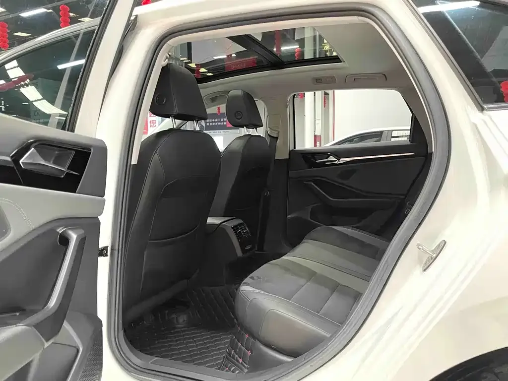 Volkswagen Sagitar 2022 из CN, фото 3