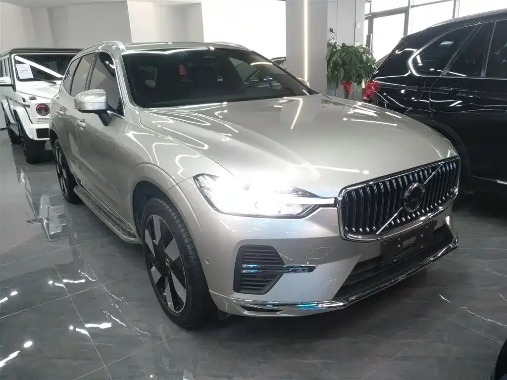 Volvo XC60 PHEV 2024 из CN, фото 3