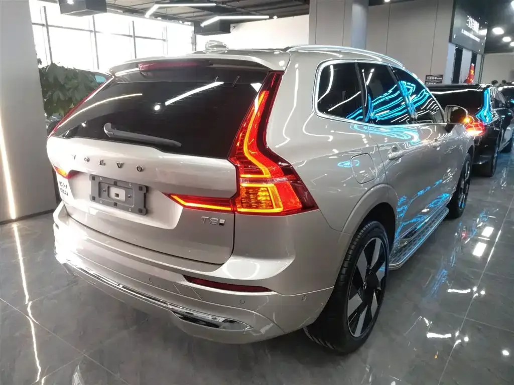 Volvo XC60 PHEV 2024 из CN, фото 9