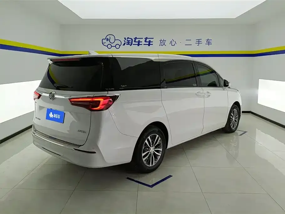 Buick GL8 2022 из CN, фото 2