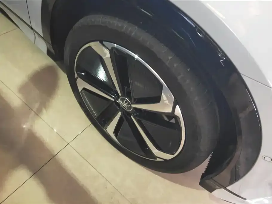 BYD L EV 2025 из CN, фото 5