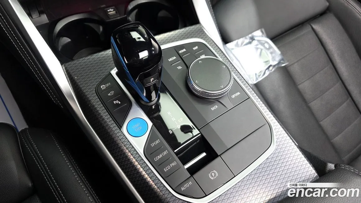 BMW i4 — фото 10