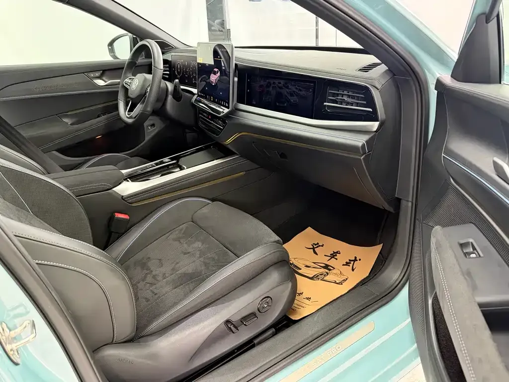 Volkswagen Passat 2024 из CN, фото 7