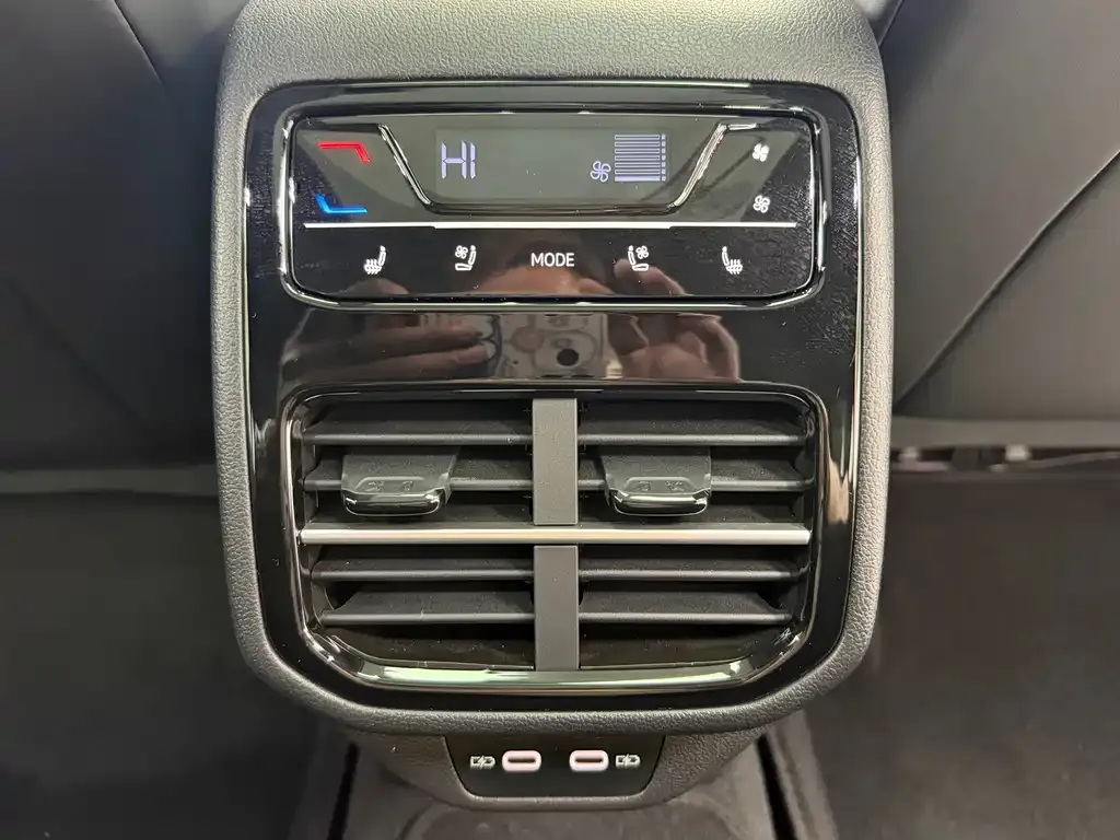 Volkswagen Passat 2024 из CN, фото 8