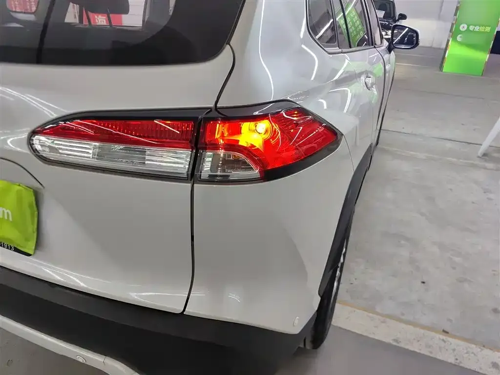 Toyota Corolla Cross 2022 из CN, фото 10