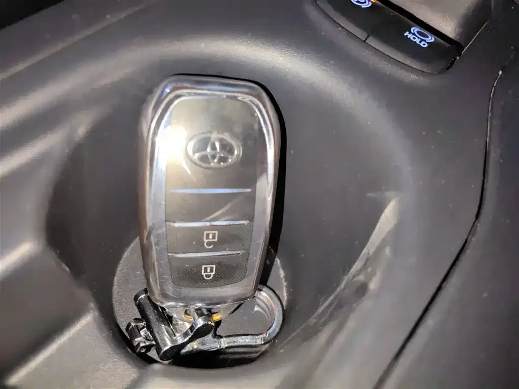 Toyota Corolla Cross 2022 из CN, фото 2