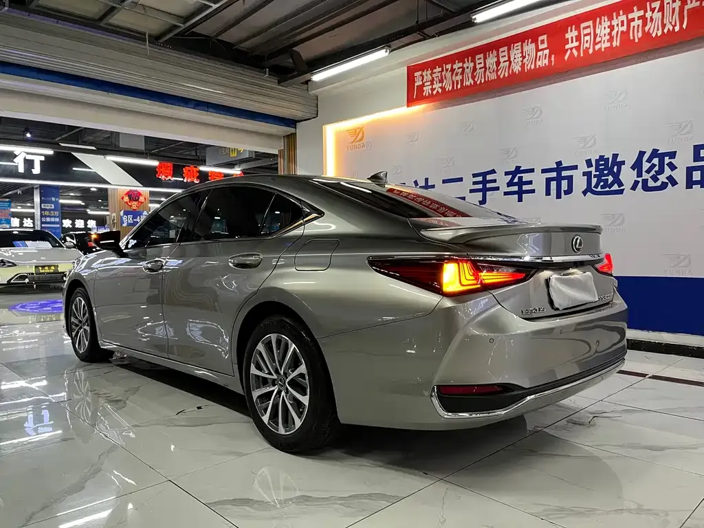 Lexus ES 2023 из CN, фото 10