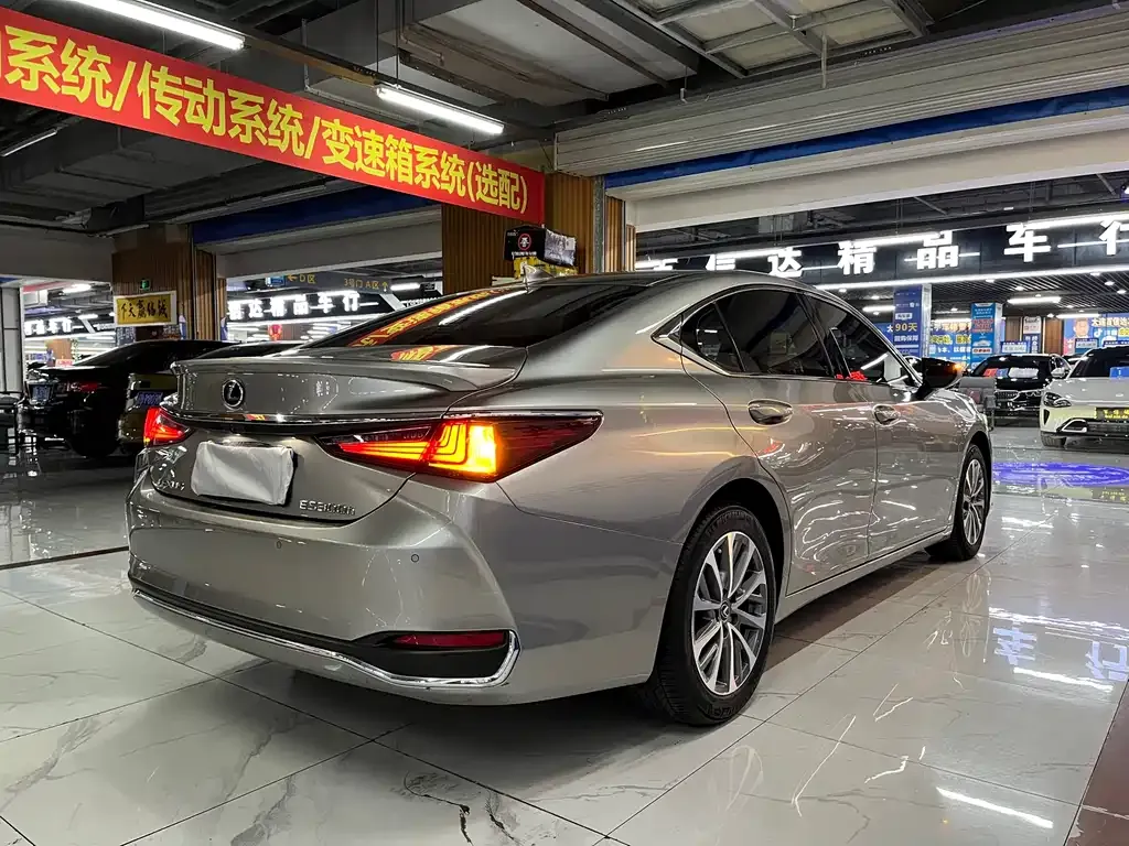 Lexus ES 2023 из CN, фото 9