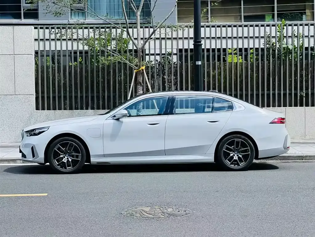 BMW i5 2024 из CN, фото 3
