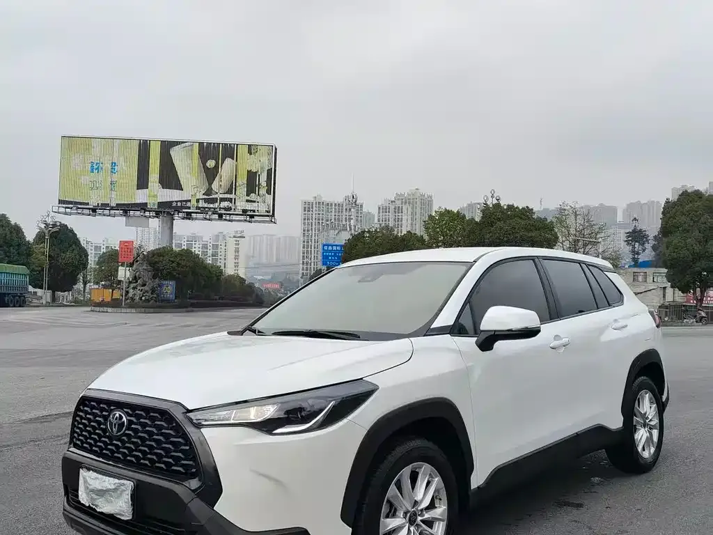 Toyota Corolla Cross 2023 из CN, фото 1