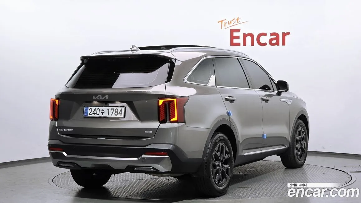 Kia Sorento — фото 10