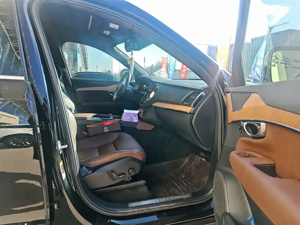 Volvo XC90 2022 из CN, фото 8
