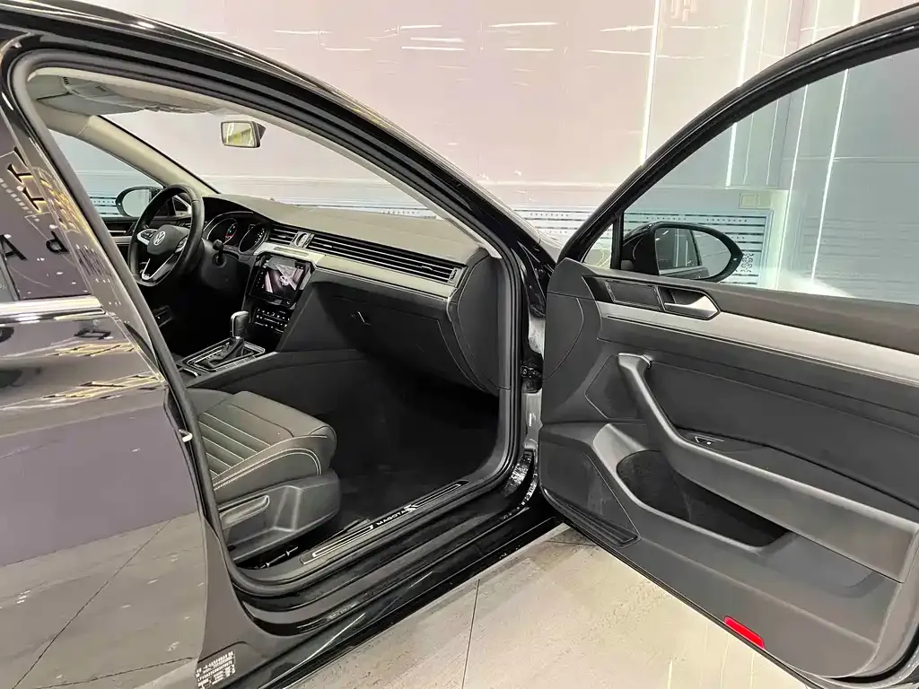 Volkswagen Magotan 2022 из CN, фото 3