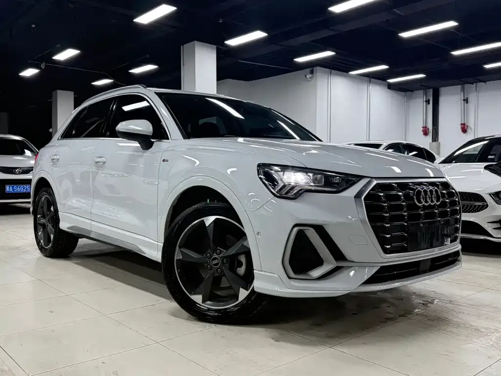 Audi Q3 2021 из CN, фото 2