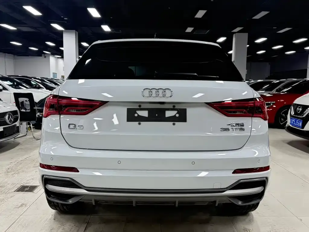 Audi Q3 2021 из CN, фото 10