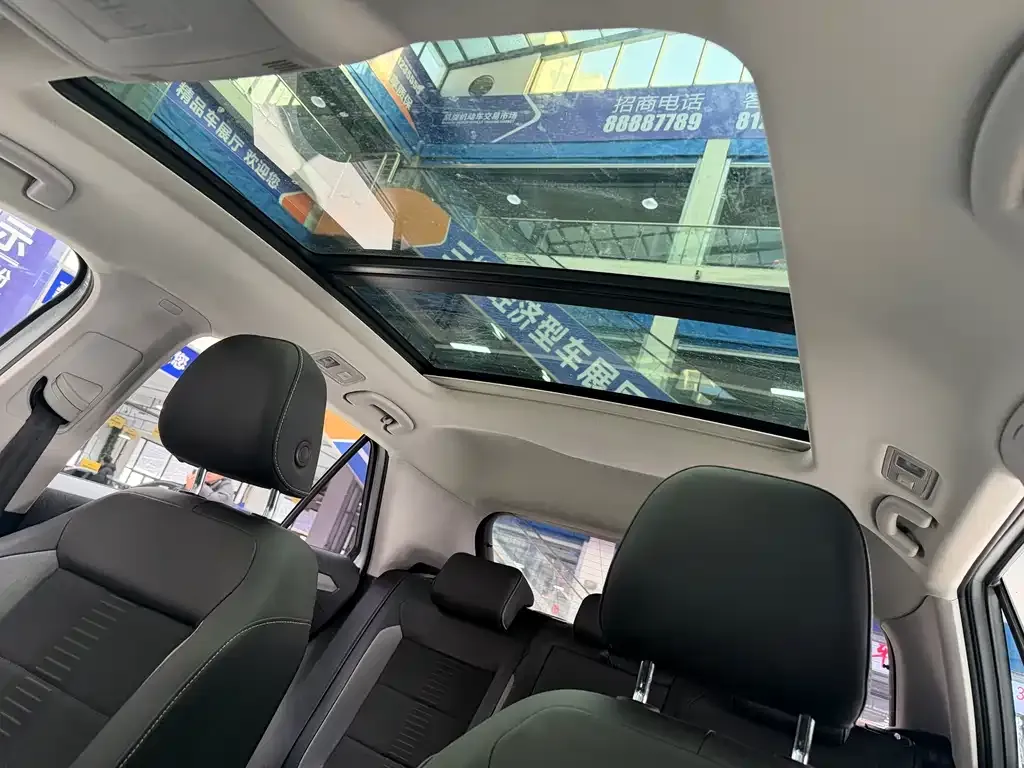 Volkswagen T-Roc 2022 из CN, фото 2