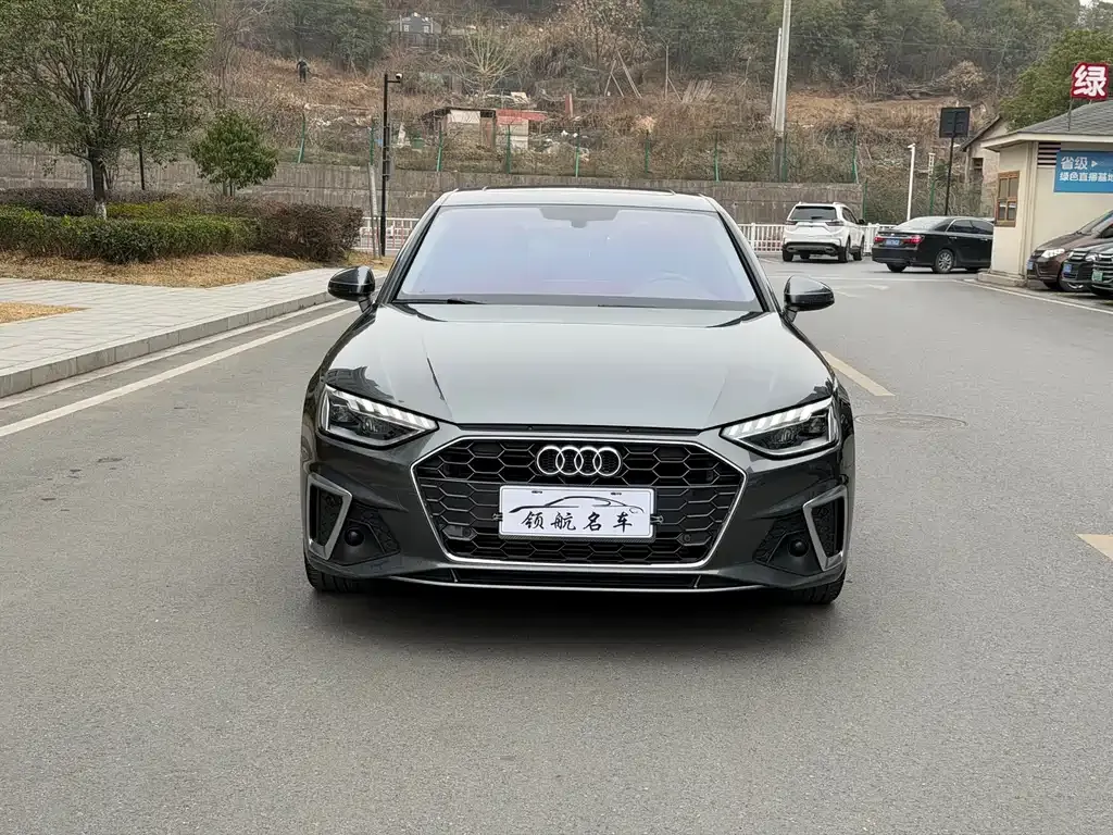 Audi A4L 2022 из CN, фото 4