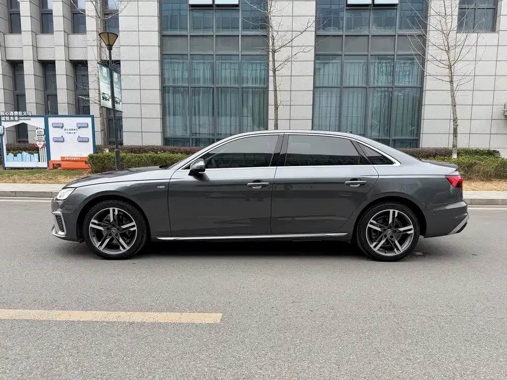 Audi A4L 2022 из CN, фото 9