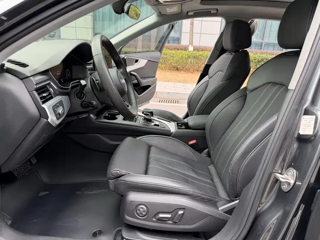 Audi A4L 2022 из CN, фото 6