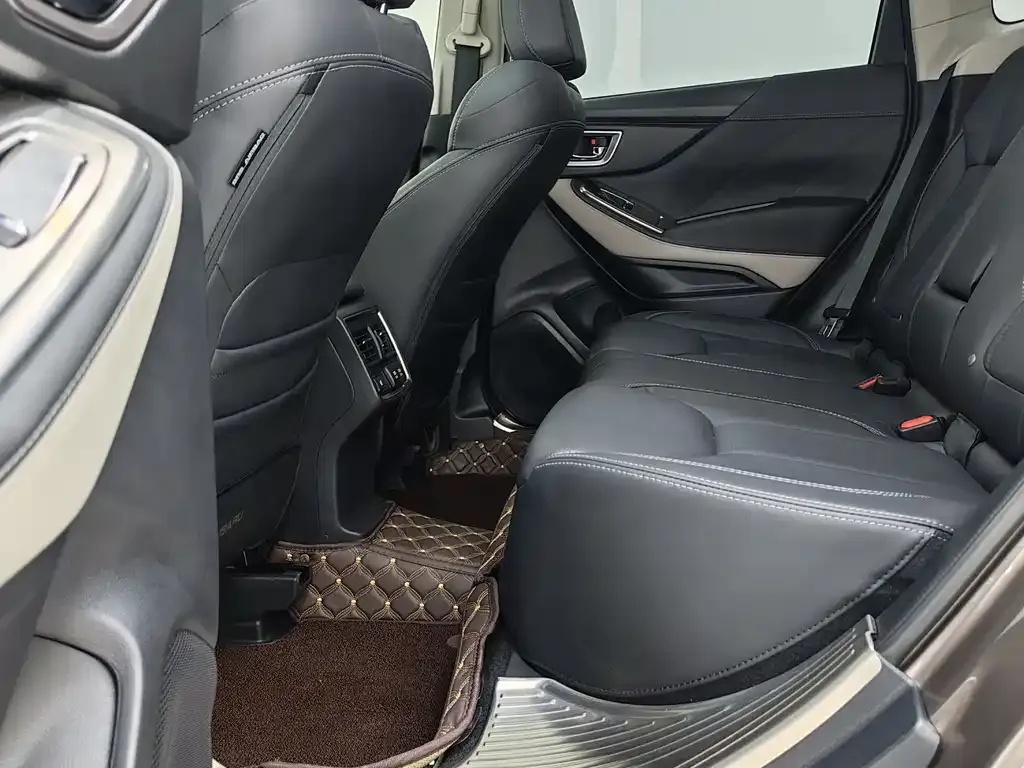 Subaru Forester 2023 из CN, фото 10