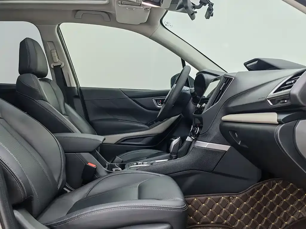 Subaru Forester 2023 из CN, фото 9