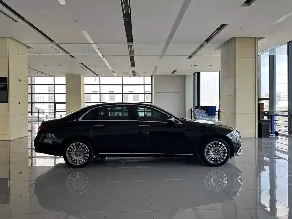 Mercedes-Benz E-Class 2023 из CN, фото 2
