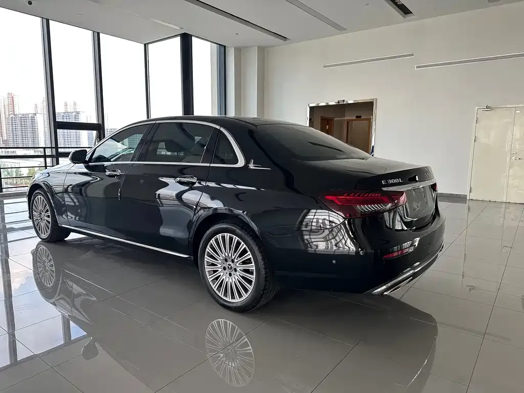 Mercedes-Benz E-Class 2023 из CN, фото 8