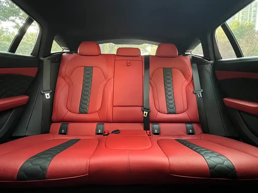 BMW X6 M 2023 из CN, фото 2